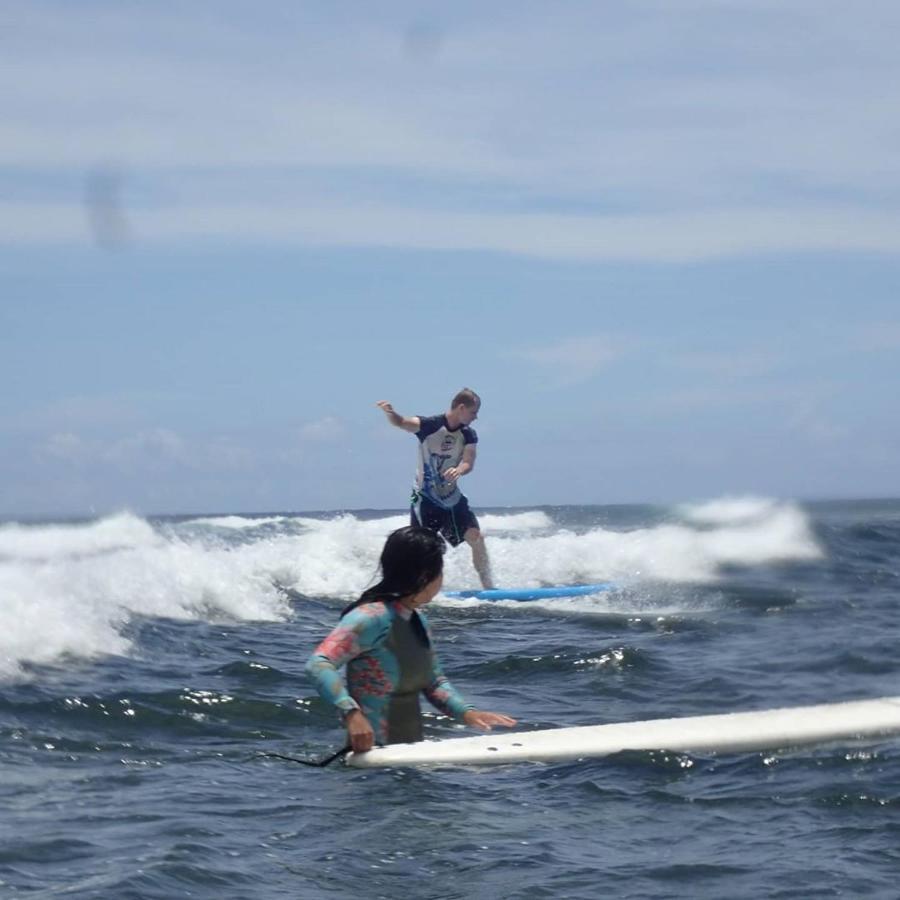 Tropical Surf House Okinawa Hotel อนนะ ภายนอก รูปภาพ