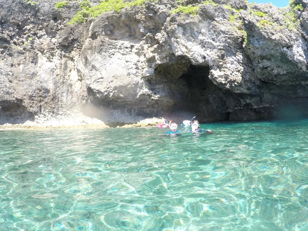 Tropical Surf House Okinawa Hotel อนนะ ภายนอก รูปภาพ