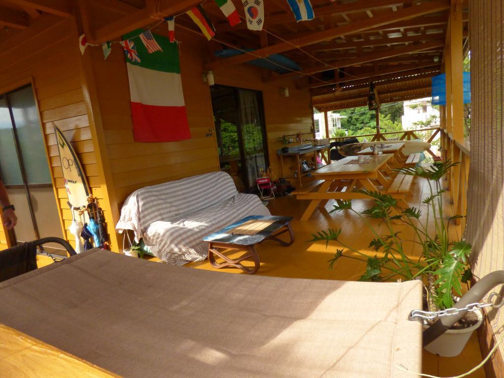 Tropical Surf House Okinawa Hotel อนนะ ภายนอก รูปภาพ