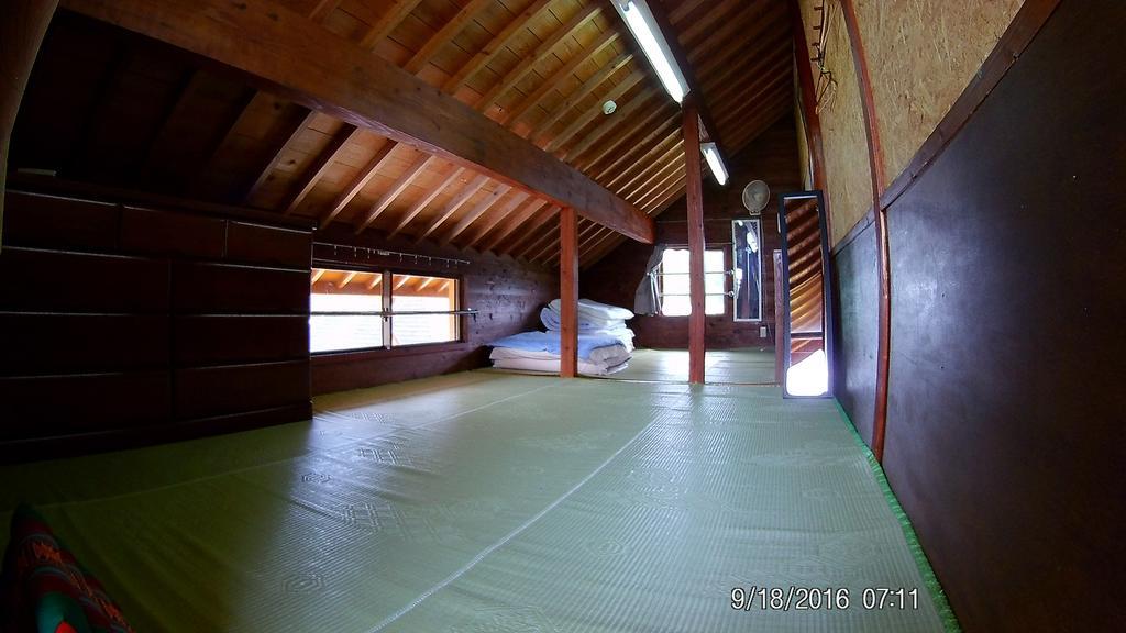 Tropical Surf House Okinawa Hotel อนนะ ภายนอก รูปภาพ