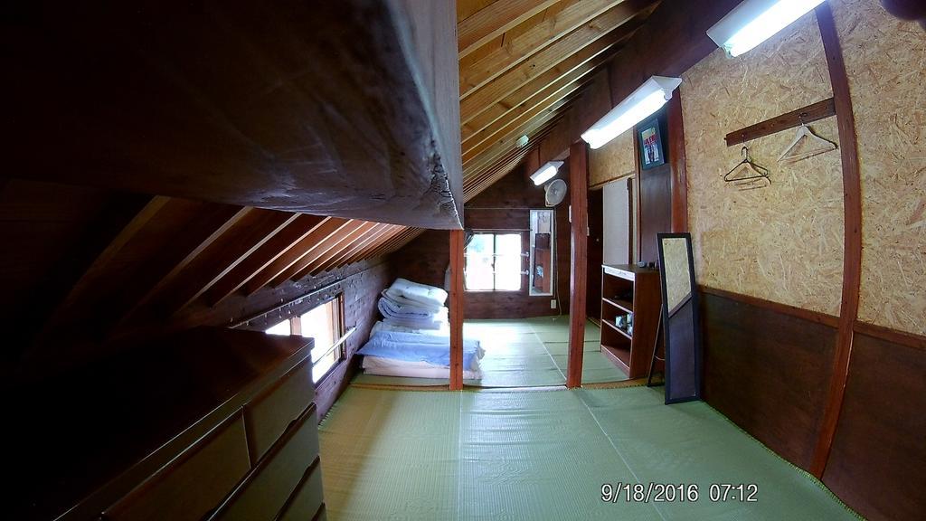 Tropical Surf House Okinawa Hotel อนนะ ภายนอก รูปภาพ