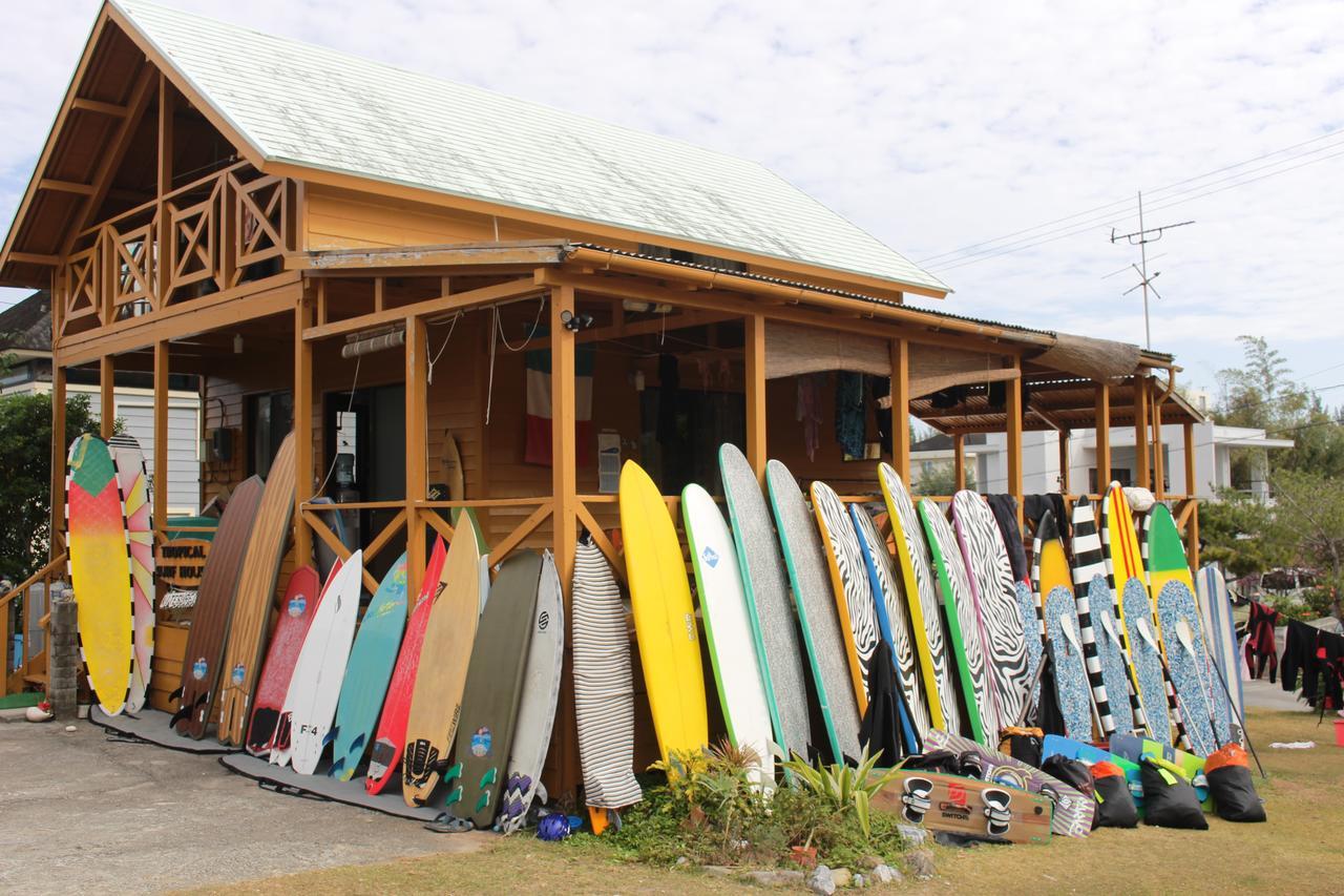 Tropical Surf House Okinawa Hotel อนนะ ภายนอก รูปภาพ